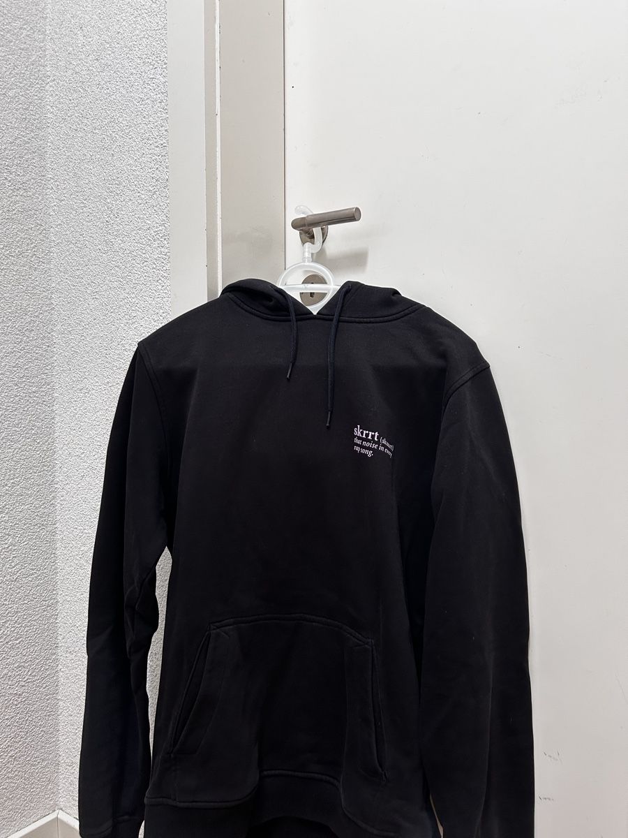 Pulls & Sweat-shirts: Schwarzer Hoodie  – D'occasion à Teufen ZH par jas_8yhh