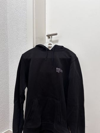 Schwarzer Hoodie 