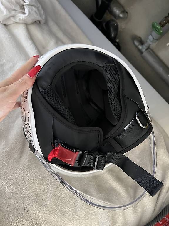 Helme: schmetterling helm  – Gebraucht aus Adligenswil von balboa5 4