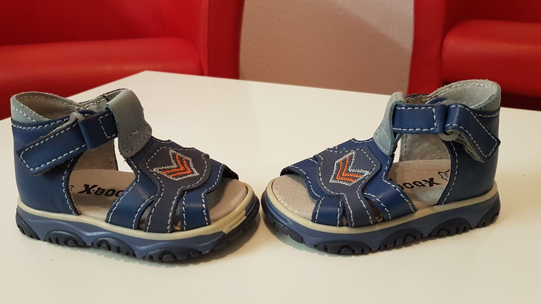 Scarpe per ragazzi: Sandalen Gr.19 sehr gut erhalten – Usato da Obergösgen venduto da schesom 2
