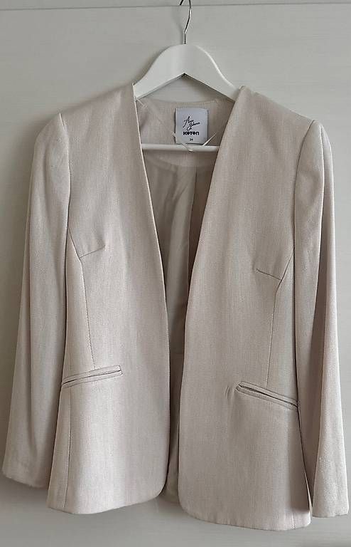 Vestes: Blazer und Jacken zu verkaufen – D'occasion à Münchenstein par mta_2wyb 2