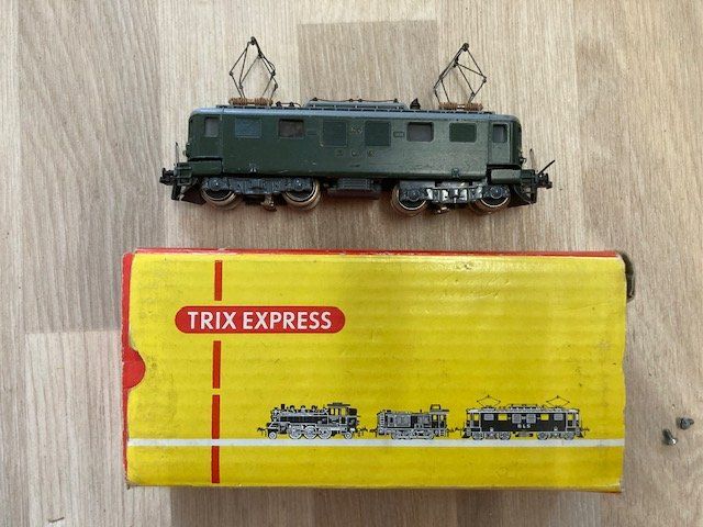 Modellini di ferrovie: Minitrix Lokomotiven und Eisenbahnwagen – Usato da bubikon venduto da Blattspinat 1