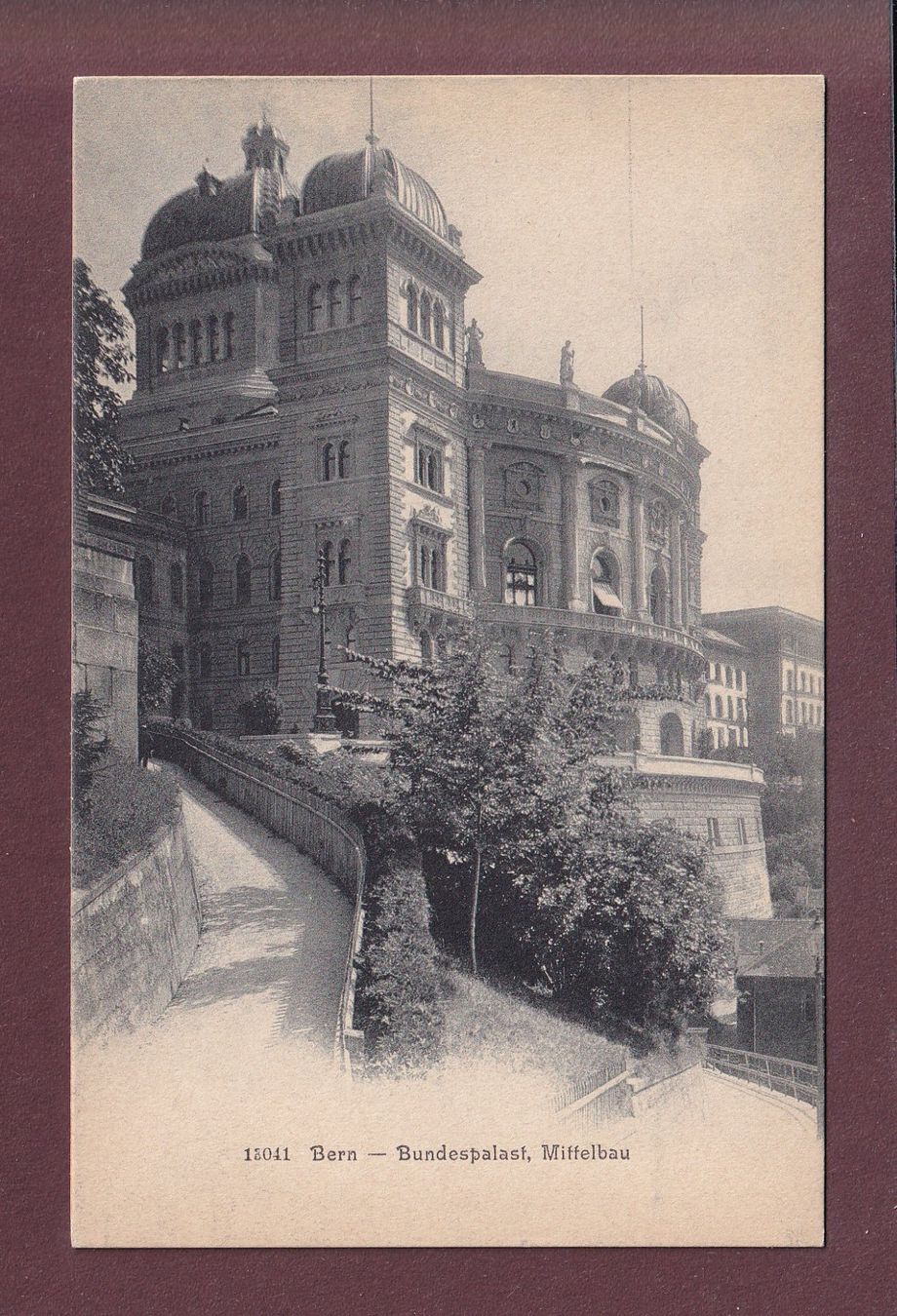 Cartoline postali: BERN - Bundespalast - Mittelbau – Usato da Pully venduto da nicecards