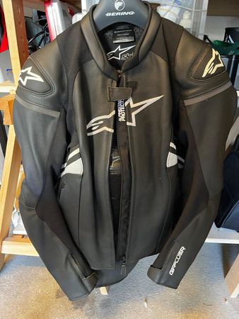 Combi Moto Alpinstar. Cuir, etat comme neuf SCHNÄPPCHEN‼️