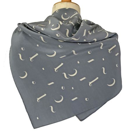 Foulard Carré 80 x 80 cm Seide grau mit Tages-Anzeiger Logo