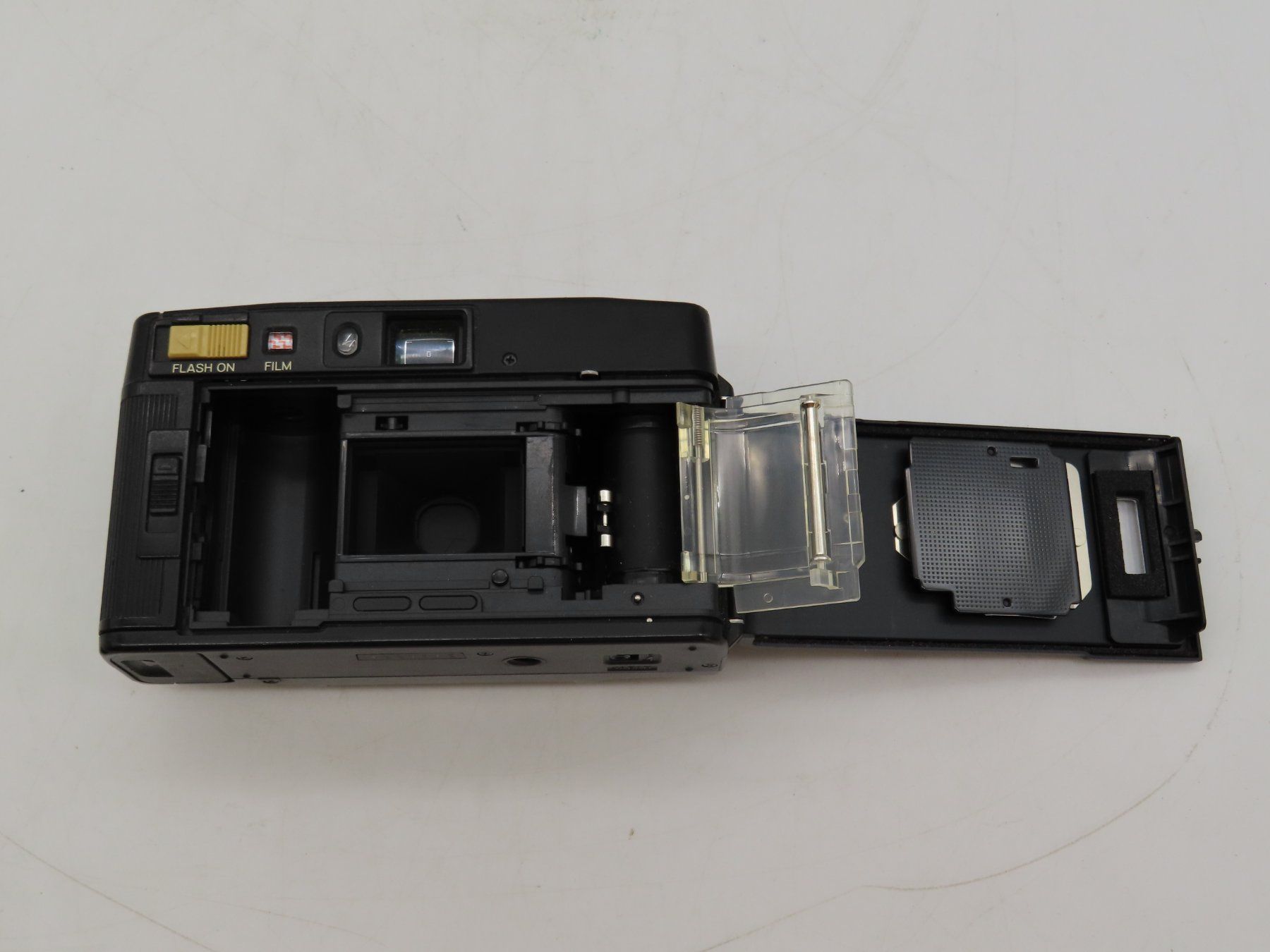 Minolta Fotocamera: Minolta Filmkamera mit Autofokus – Usato da Reinach BL venduto da WBZ-Flohmarkt 3