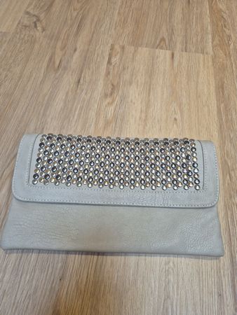 Tasche Clutch grau/beige mit Nieten