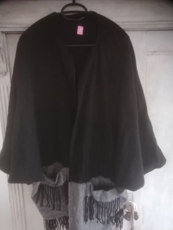 Cape/Poncho in Wolle von Basler
