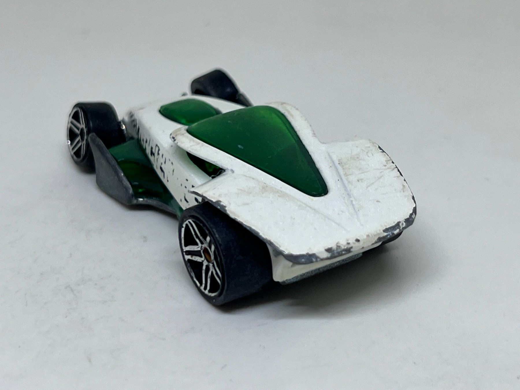 Hot Wheels Modellini d'auto: Hot Wheels Brutalistic #80 – Usato da Wildegg venduto da LaaBoutique 2