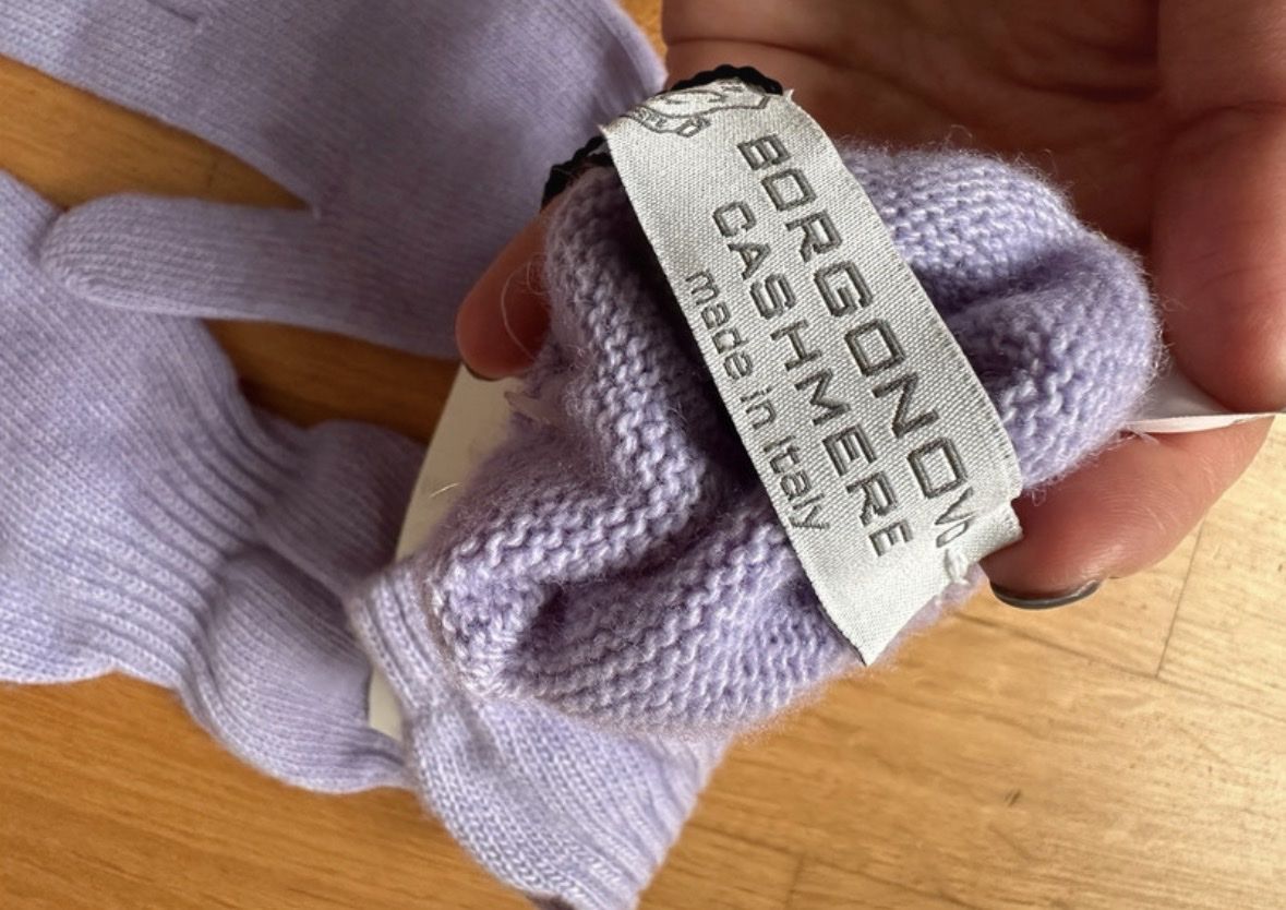 Handschuhe & Handstulpen: LAVENDELFARBENE KASCHMIRHANDSCHUHE – Neu und originalverpackt aus Bern von all_j82d 1