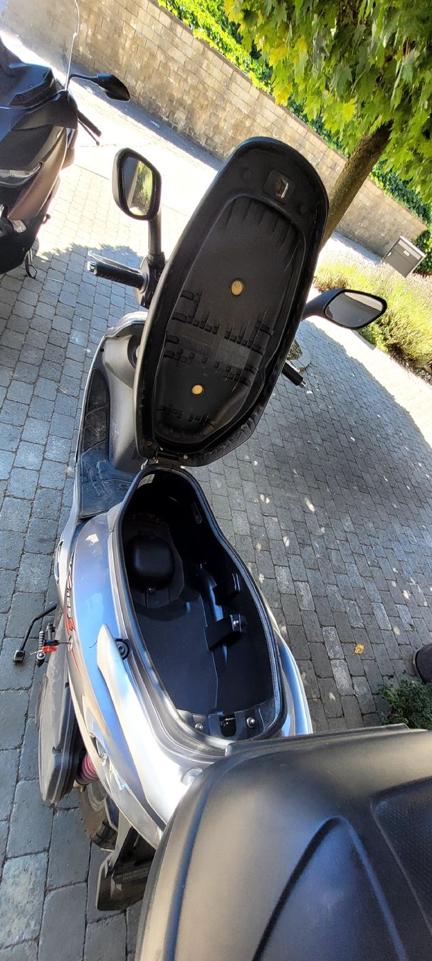 Sym Scooter: Scooter Sym 125 – Difettoso da Torny-le-Grand venduto da Palym 5