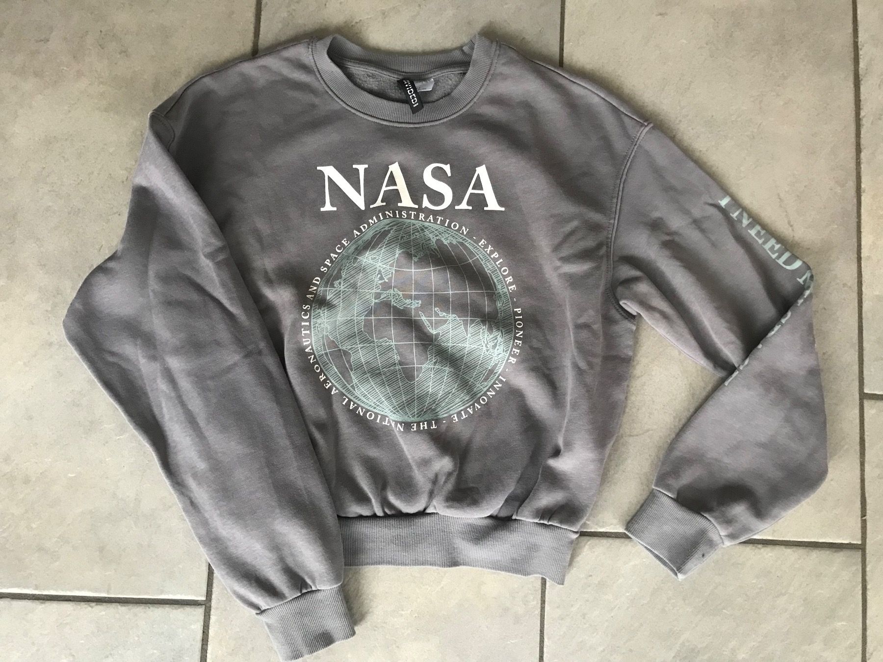 H&M Pullover & Sweatshirts: Pullover Gr. S NASA – Gebraucht aus Sins von sinserin