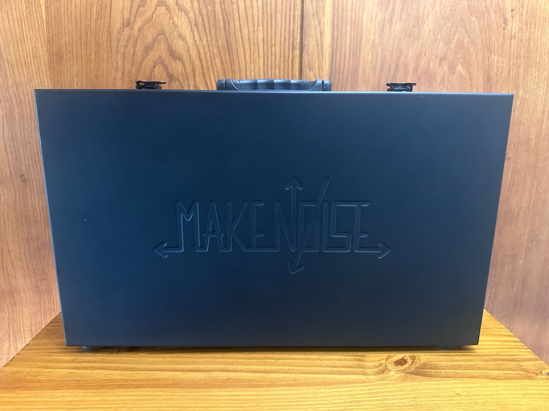 Strumenti musicali: Make Noise 4 Zone Eurorack Case – Usato da Bussy-sur-Moudon venduto da seb_yk7l 1