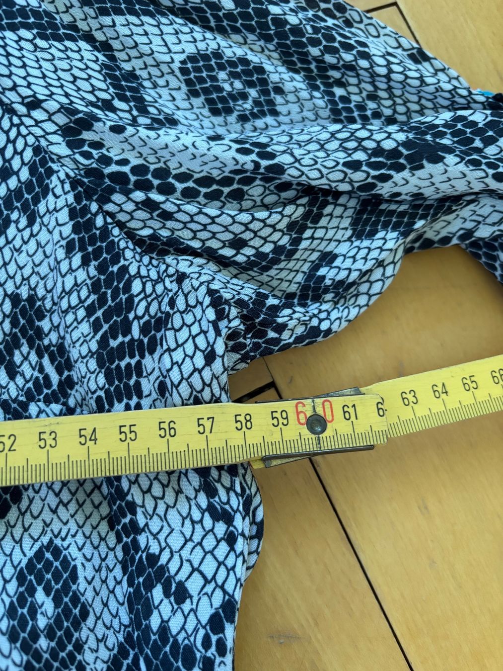 Airfield Camicette: Airfield Bluse, neu, 44. cool, NP: 240.- – Nuovo (secondo la descrizione) da St.Gallen venduto da shiwi12 6