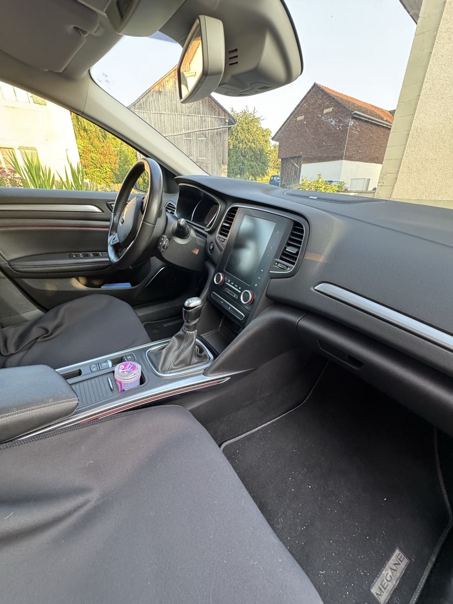 Renault Automobili: Renault Mégane TCE 130 BOSE – Usato da Villarzel venduto da Matt-93 9