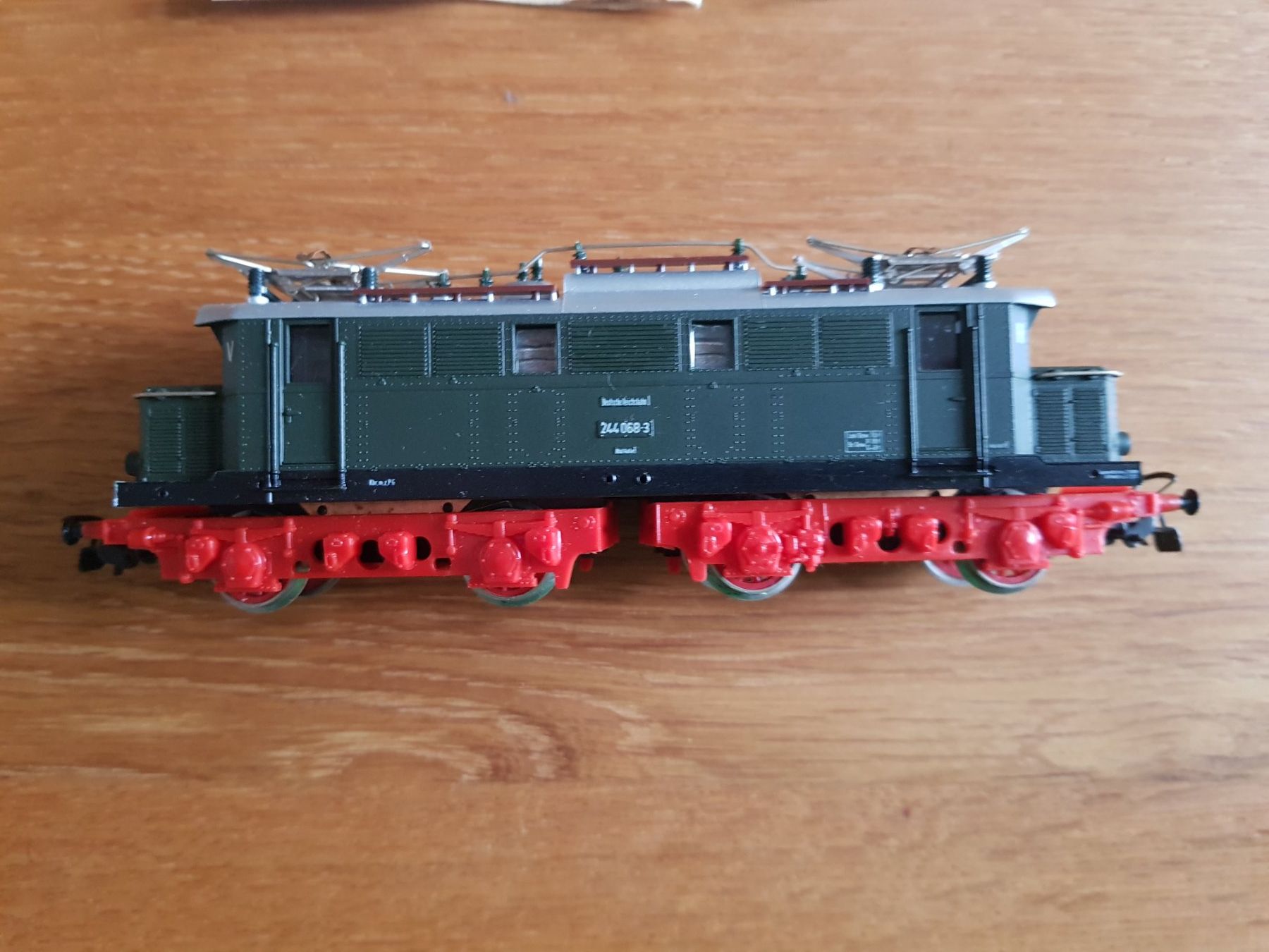 Modellini di ferrovie: Piko E-Lok 244 H0 – Nuovo (secondo la descrizione) da Thalwil venduto da SebastianH01