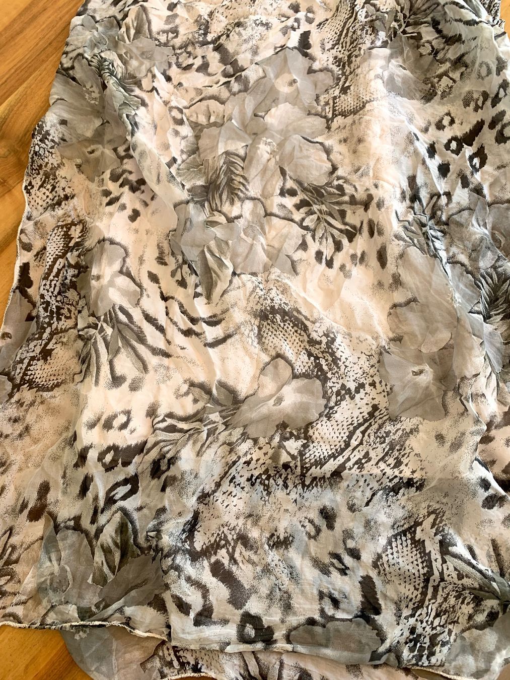 Vestiti: FADDA Mega Maxikleid Seide Gr. 36/38 – Usato da Meiringen venduto da snahhanssnah 1