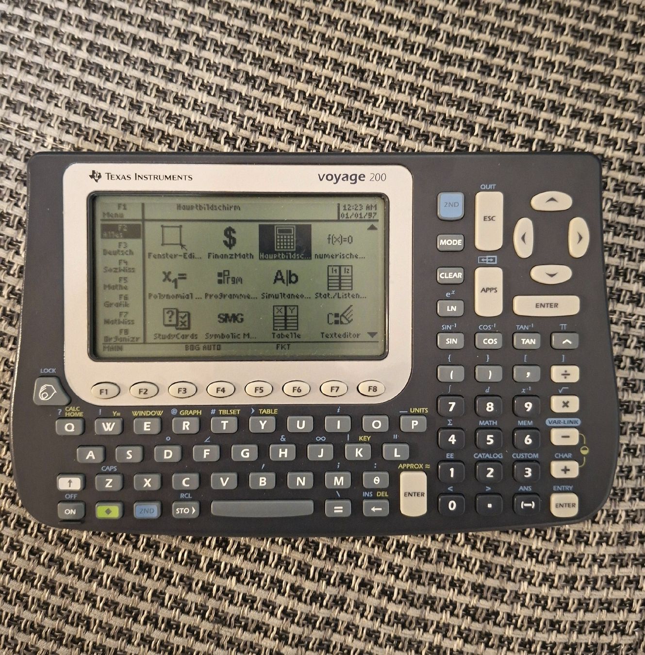 Texas Instruments Calcolatrici tascabili: Texas Instruments Voyage TI 200 Taschenrechner – Usato da St.Gallen venduto da suryKe