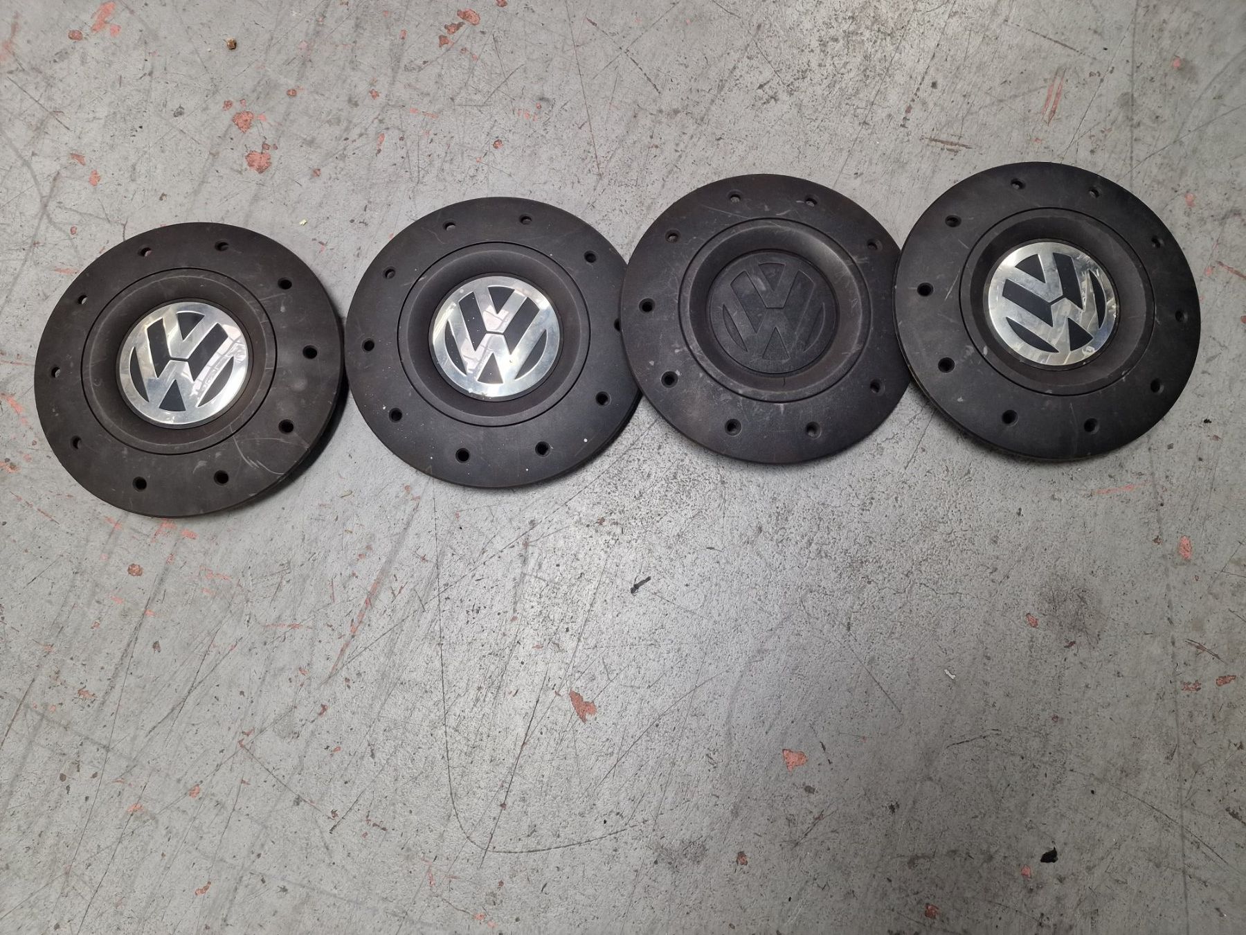 Alle Autoersatzteile: 4 Radkappen VW T5 – Gebraucht aus Olten von hrv_g9j8