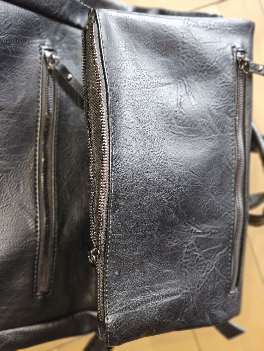 Zaini: Schwarzer Rucksack / Schultertasche – Usato da Rheineck venduto da Eulalia40 4