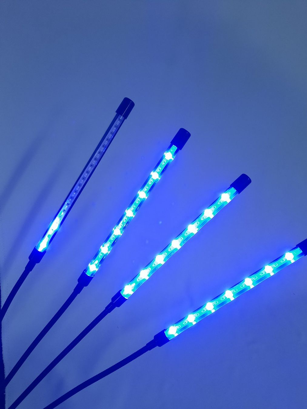 Lampade: LED Pflanzenlampe 4-armig mit Timer & Clip – Usato da Beinwil am See venduto da Restwert_Beinwil 4