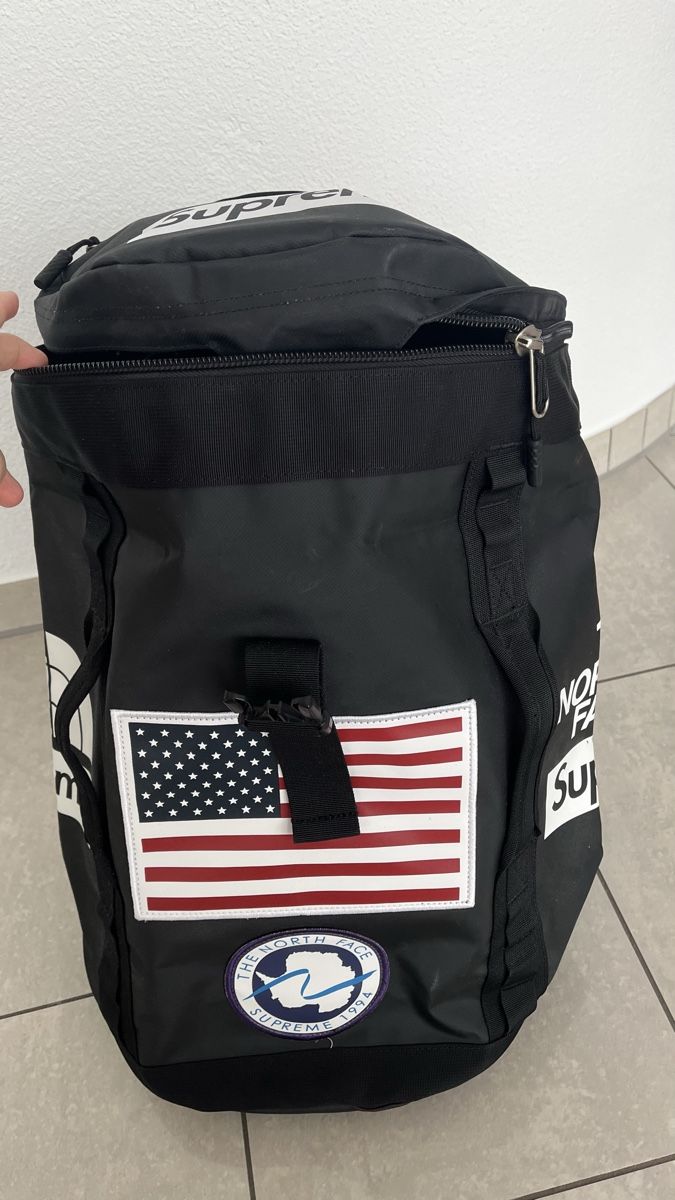 North Face Rucksäcke: North Face Supreme Rucksack – Gebraucht aus Emmenbrücke von Hamster-Traum