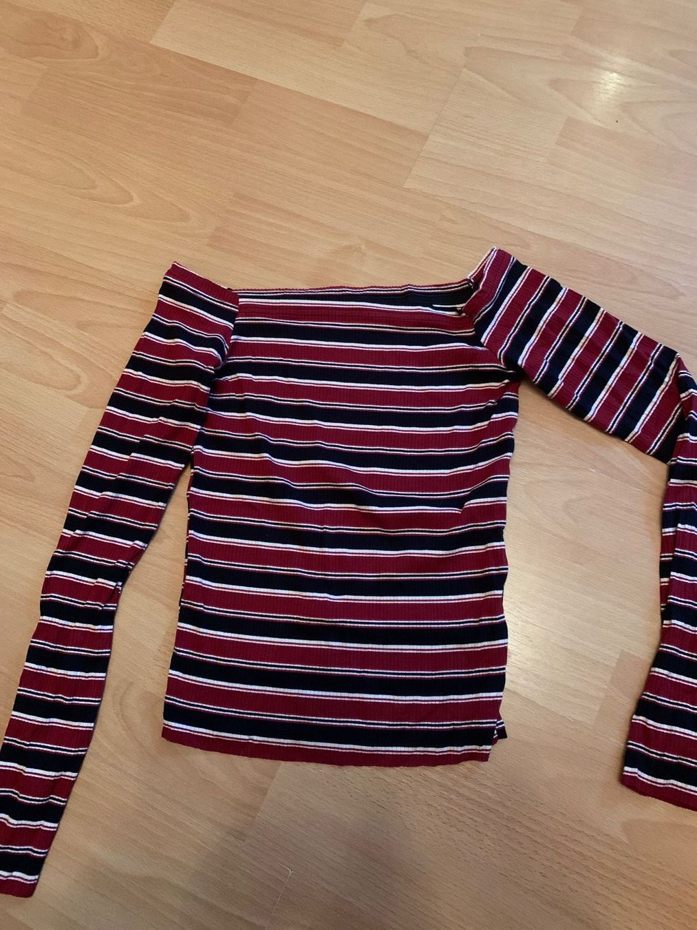 Bershka Maglioni & Felpe: Joli pull Bershka t. S – Usato da MEYRIN venduto da Gwendo10