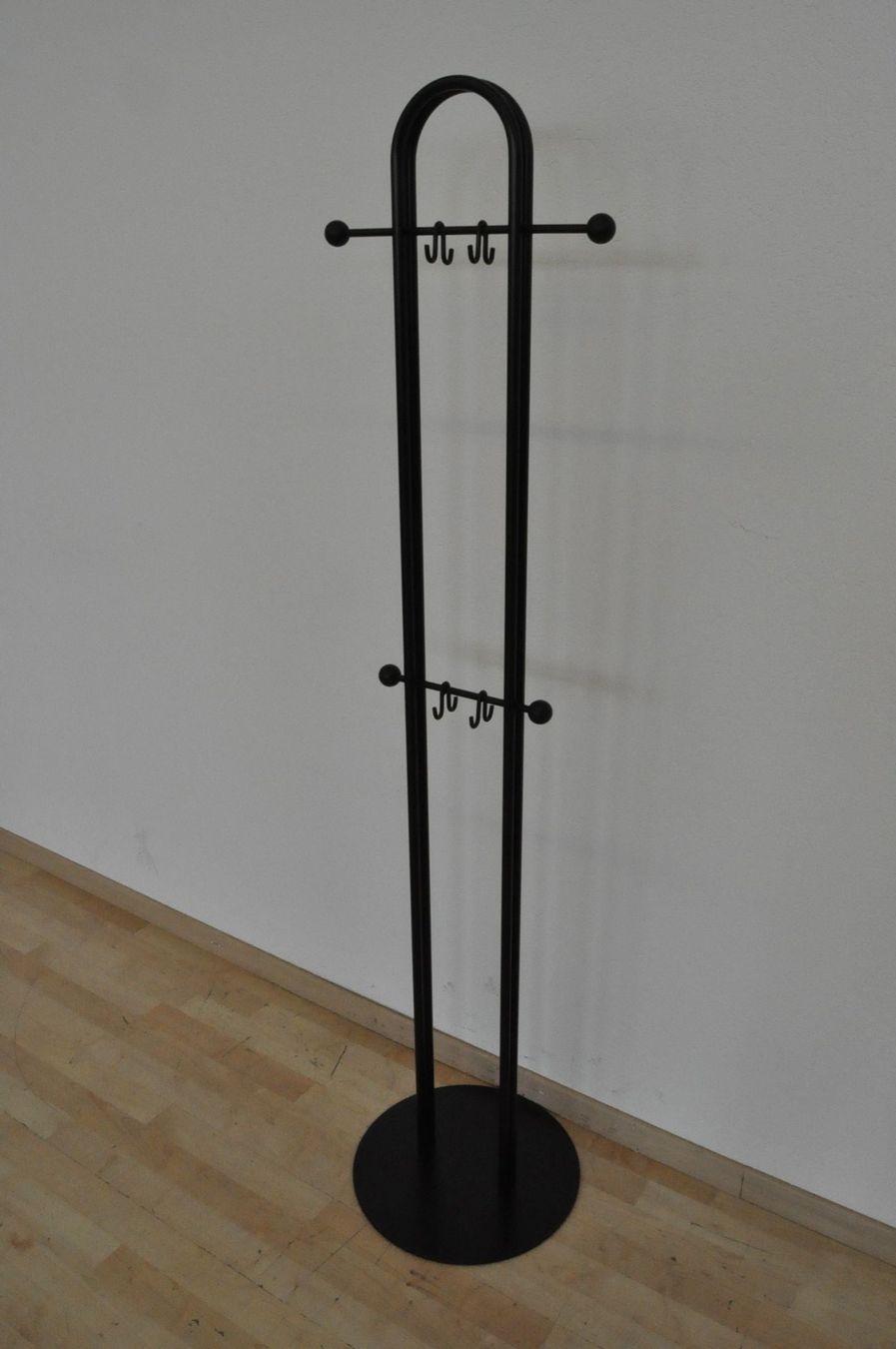 Armadi: Vintage Design Classic Garderobenständer – Usato da Schönenwerd venduto da mcofficeshop 3