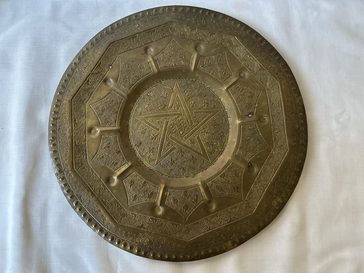 Servierplatten: Antike orientalische Messingplatte mit Sternmuster! – Gebraucht aus Zürich von Chaeffeler 1