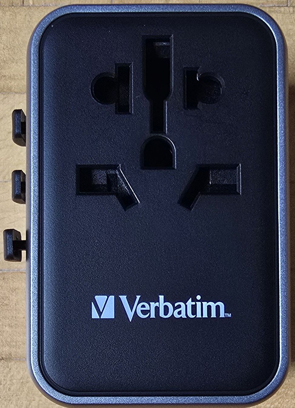 Unità & Adattatore: Verbatim : Universal Travel Adapter – Nuovo (secondo la descrizione) da Froideville venduto da xXSebastienXx 1