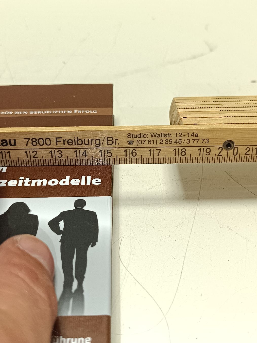 Libri: Praxishandbuch flexible Arbeitszeitmodelle(em76) – Usato da Künten venduto da Schnaepplihuus 3