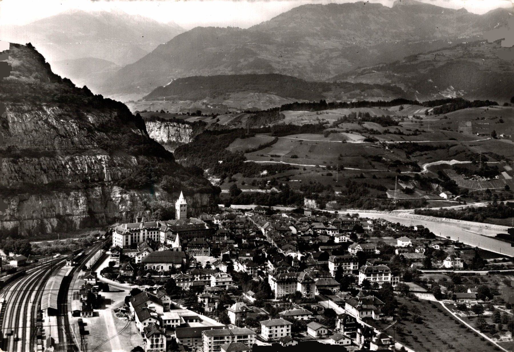 Ansichtskarten: St. Maurice. Abbaye et Cité – Gebraucht aus Bronschhofen von Astore