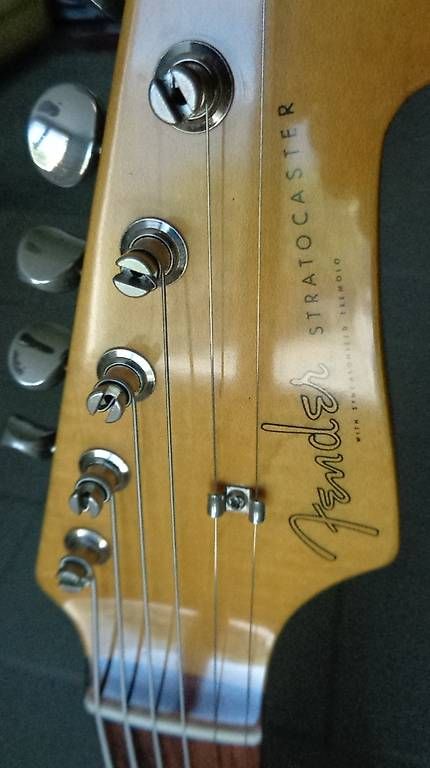 Fender Musikinstrumente: Fender Stratocaster N Serial Three Tone Sunburst 1993/4 – Gebraucht aus Pianezzo von JapanGuitars 1
