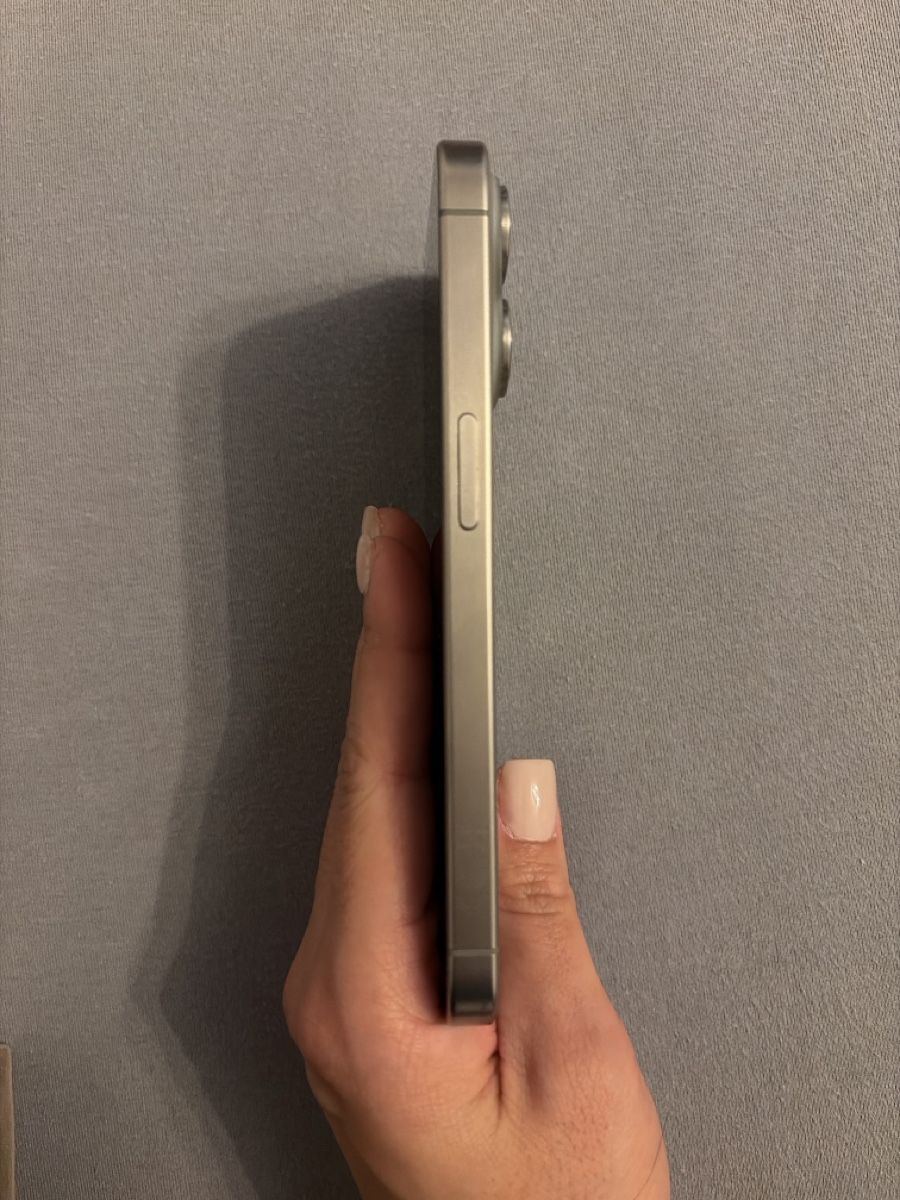 Apple Handys / Smartphones: iPhone 15 Pro, 256 GB – Gebraucht aus Ilanz von kri_6sg6 4