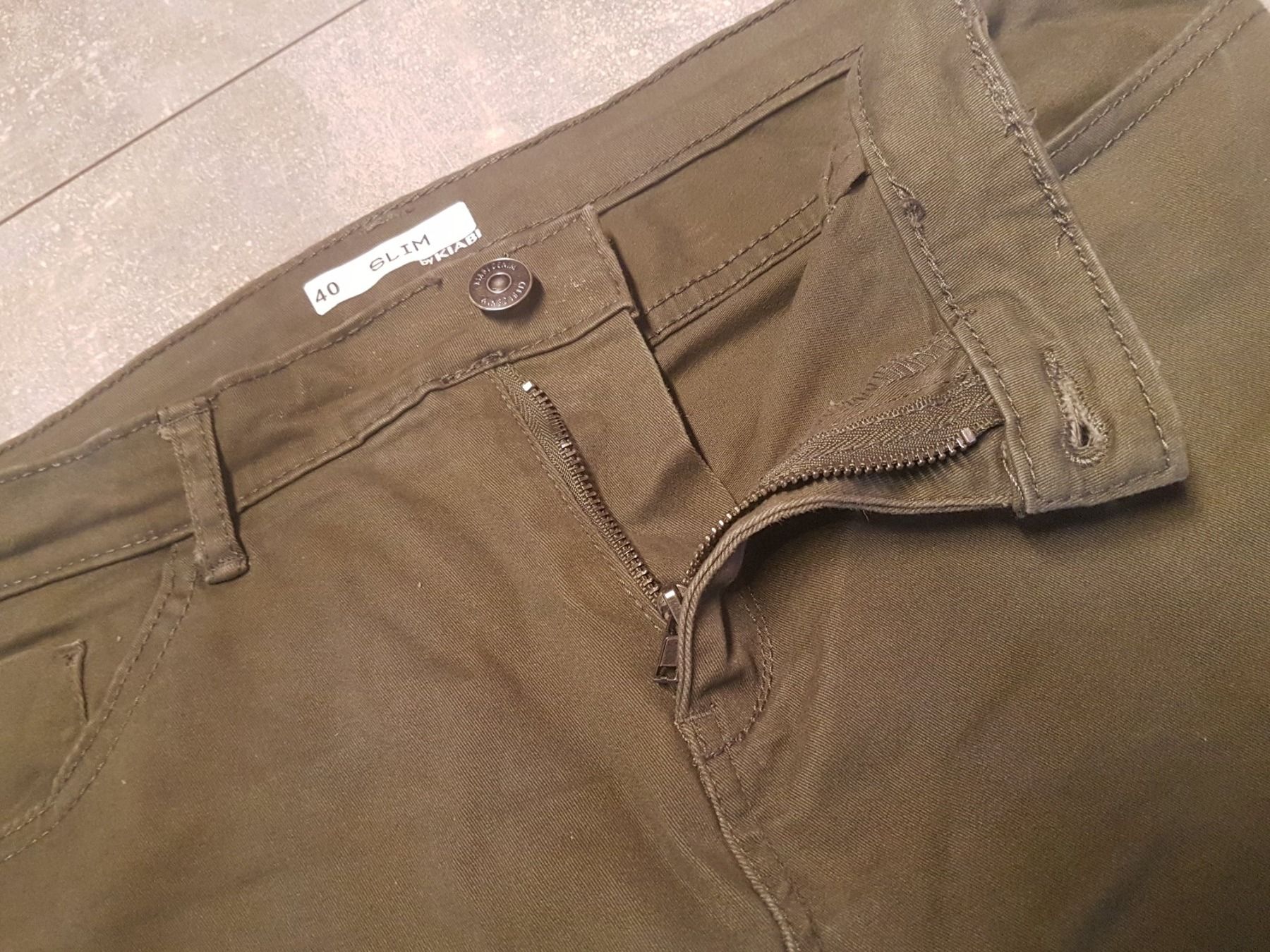 Hosen: Pantalon slim vert olive taille 40 marque Kiabi – Gebraucht aus Villiers von san_jn5w 4