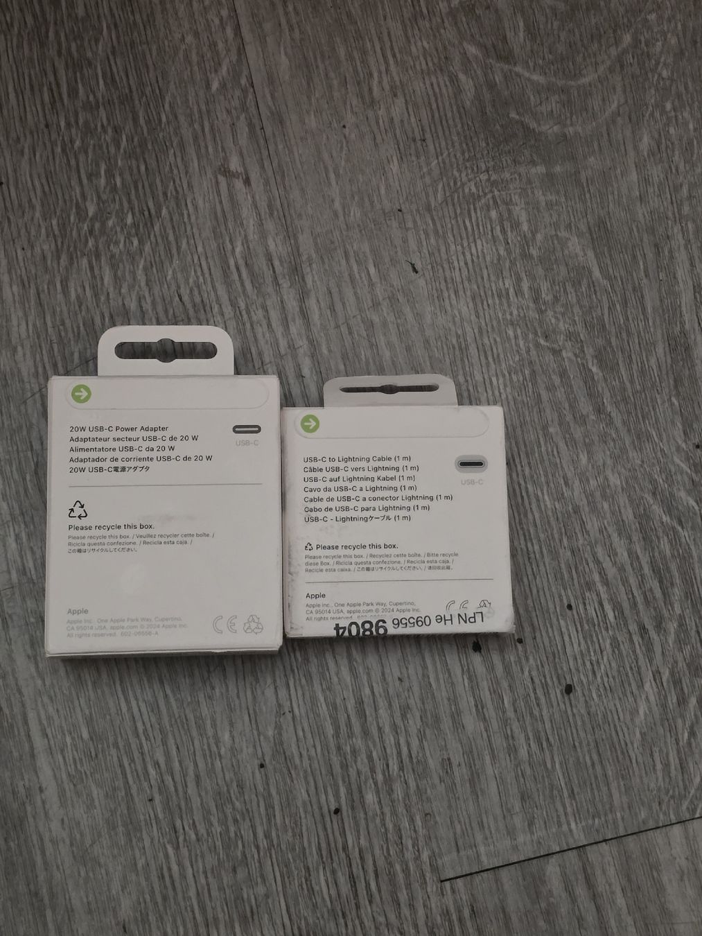 Apple Ladegeräte: Adaptateur secteur et câble USB-C vers Lightning Apple – Neu und originalverpackt aus Genève von mei_d6lr 1