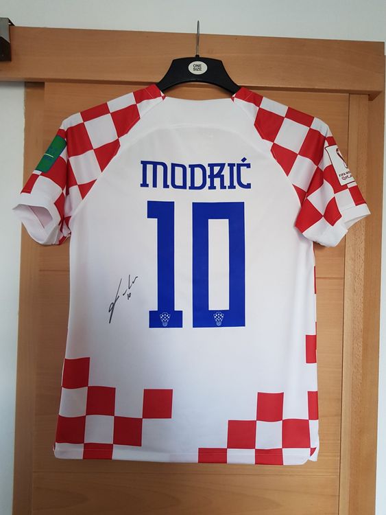 Luka Modric Kroatien - Home WM 2022 Trikot - Signiert | Kaufen auf Ricardo