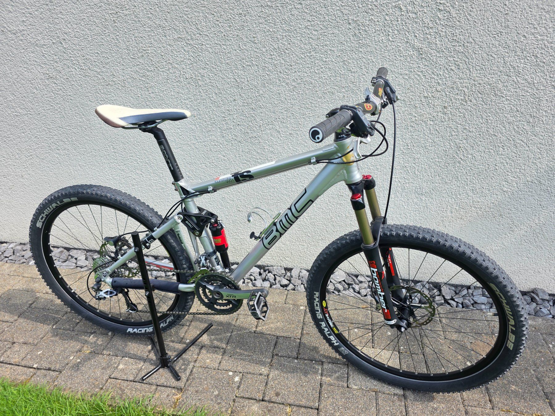 BMC Biciclette: BMC fourstroke W01 in sehr gutem Zustand – Usato da Grüningen venduto da Wennepen 1