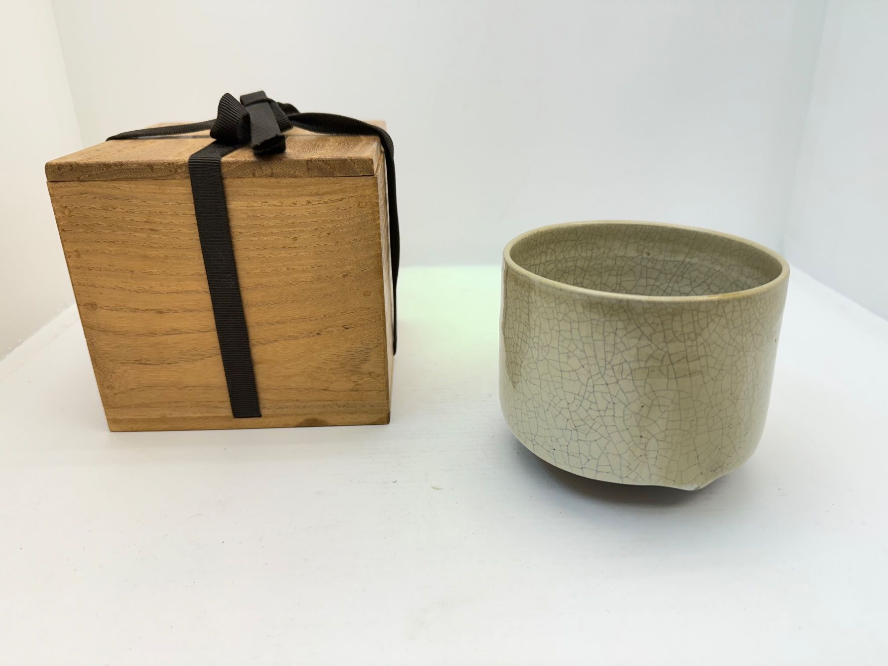 Tazze: Teeschale Japan Chawan Keramik-  20. Jh. "Inuyama" – Usato da Bern venduto da mbtiti