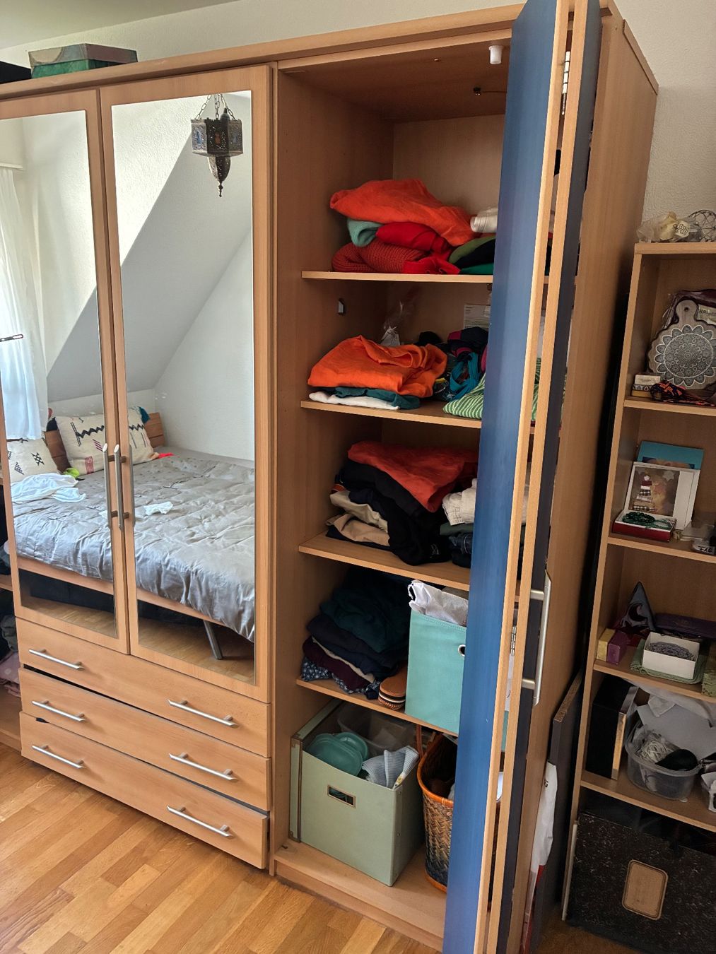 Schränke: Kleiderschrank, 3-teilig – Gebraucht aus Zürich von thetschi 1