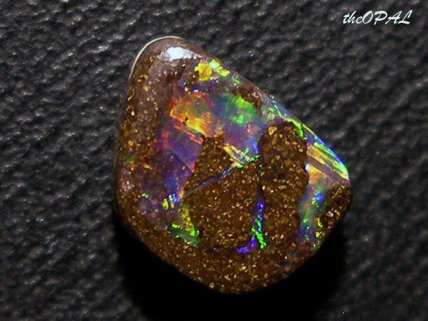 Pietre preziose: theOPAL *** MULTI COLOR BOULDER OPAL 1,30ct *** – Nuovo e nell'imballaggio originale da Ebnat-Kappel venduto da theOPAL
