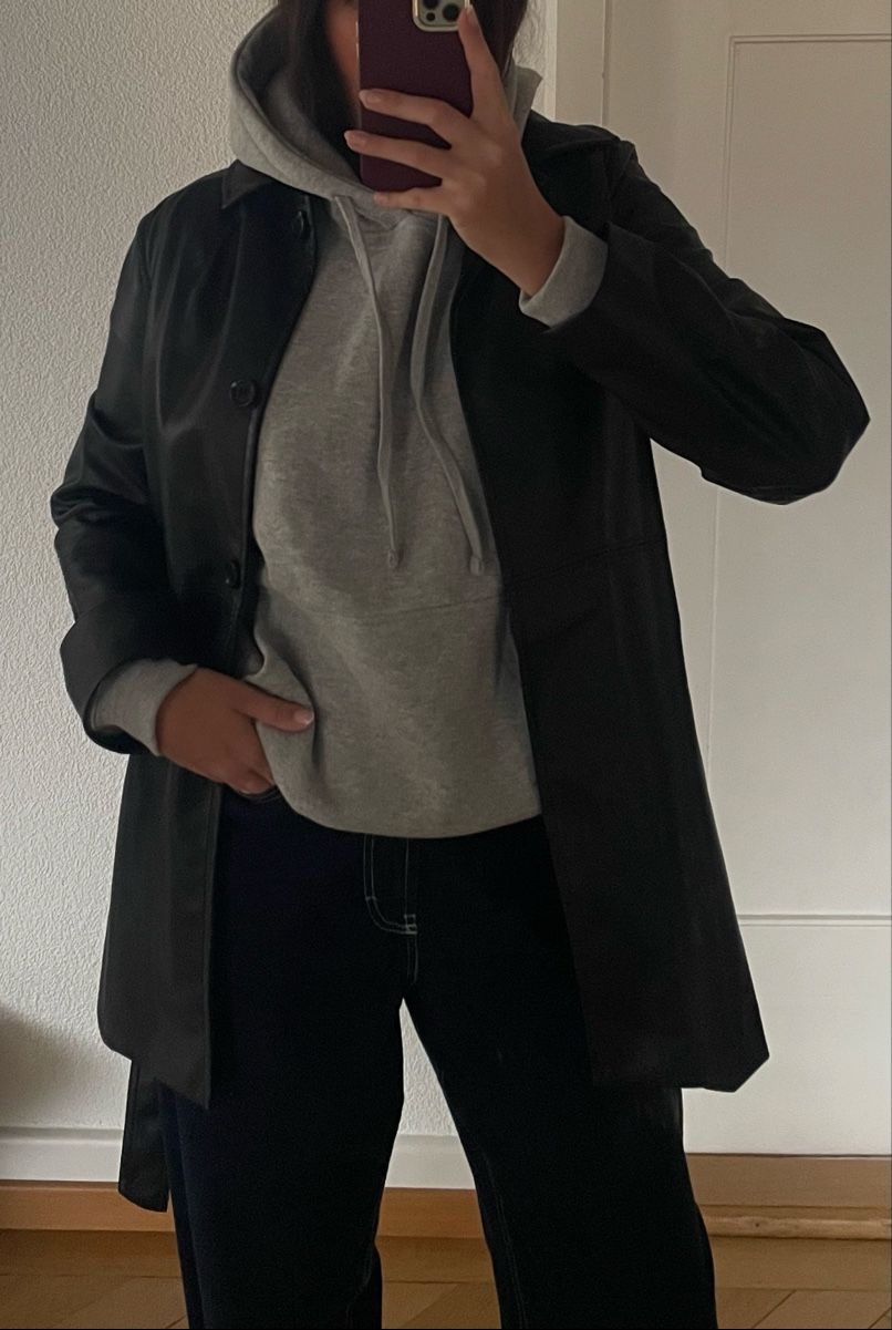 H&M Cappotti: Schwarzer Kunstleder Mantel – Usato da Olten venduto da mic_b5c2 4