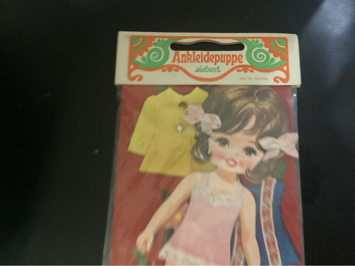 Puppen: ANKLEIDEPUPPE VON 1972 – Gebraucht aus Münchenstein von NoSu98 4