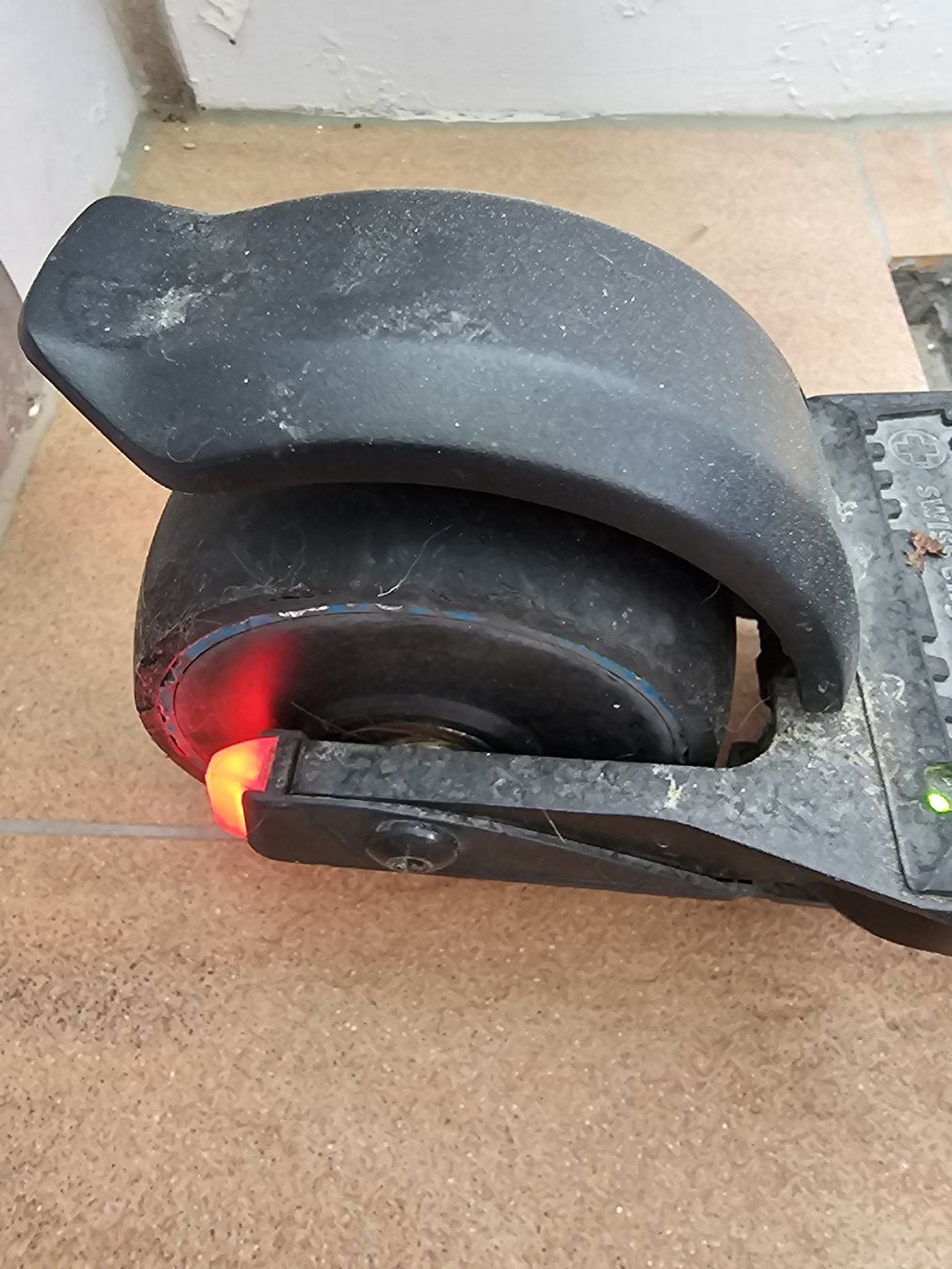 Scooters: Micro E-Scooter Black. Used. – Gebraucht aus Zug von Andkur1971 6