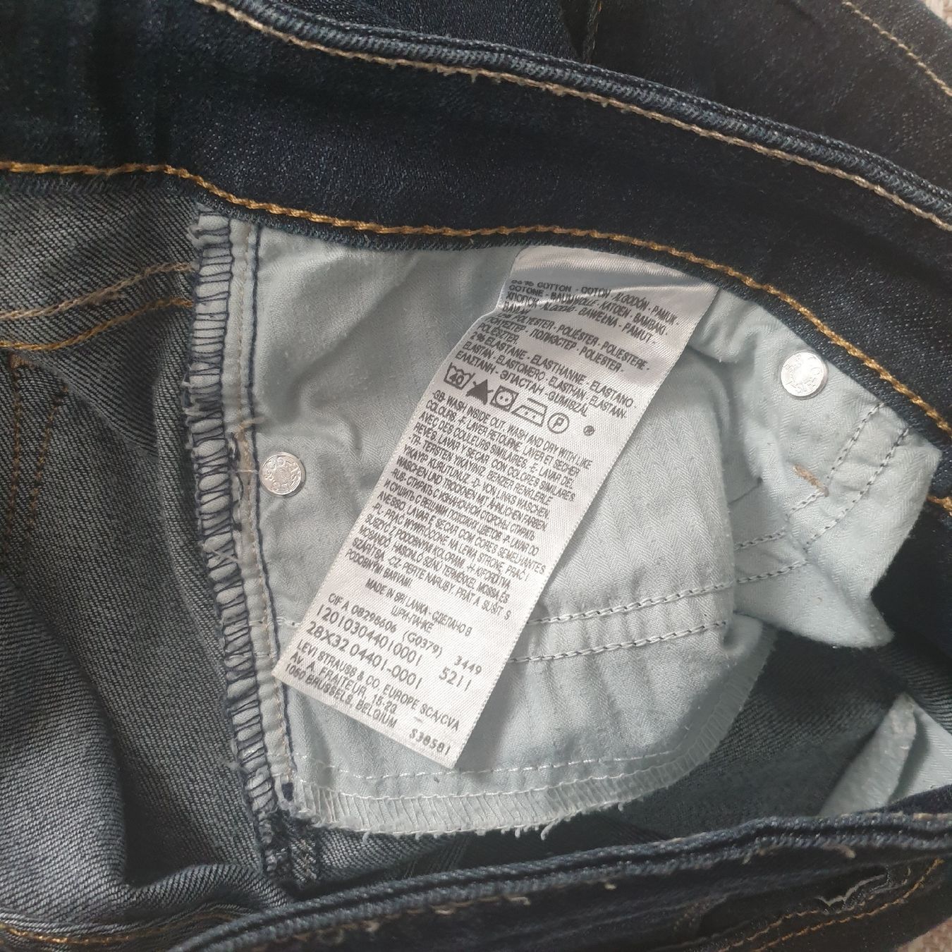Levi's Jeans: LEVIS Grösse 28 – Nuovo (secondo la descrizione) da Frenkendorf venduto da Moon111 5