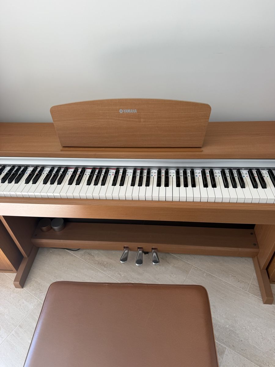 Yamaha Strumenti musicali: Yamaha E-Piano inkl. passendem Klavierstuhl – Usato da Winterthur venduto da Benjiro11
