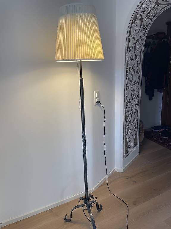 Lampade: Stehlampe Schmiedeisen, 1969 – Usato da Zollikon venduto da mad_hh6q