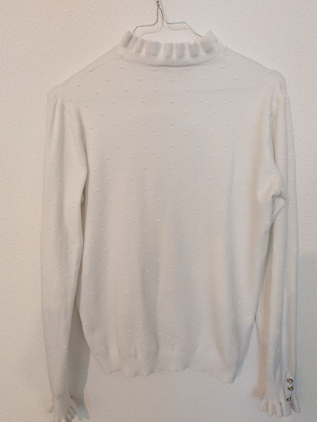 Top: La Petite Etoile White Pullover  – Usato da Morges venduto da dhi_y2qk