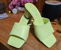 Sandales MONKI jaunes clairs tailles 36 neuves