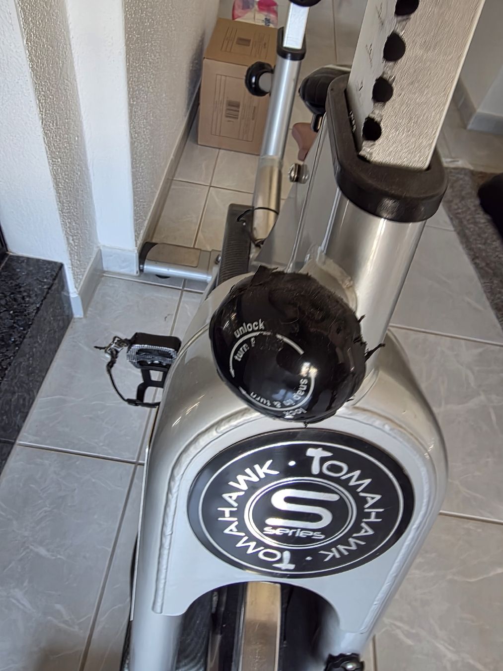 Hometrainer: Tomahawk S Series Spin Bike indoor cycle – Usato da Thalwil venduto da Derekdez 5